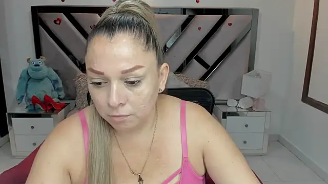 natalia5560 online show from 10/23/25, 12:37