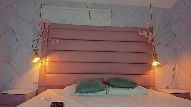 loladupont online show from 10/10/25, 03:05