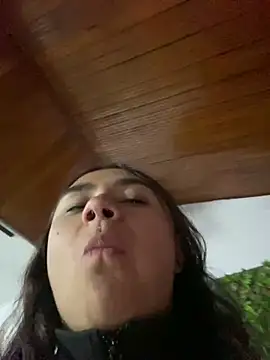 Snapshot of michell_boobs_ chatting on 11/14/25, 01:43 michell boobs online show from 11/14/25, 01:43