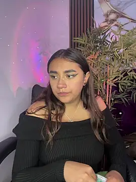 Snapshot of michell_boobs_ chatting on 11/25/25, 01:55 michell boobs online show from 11/25/25, 01:55