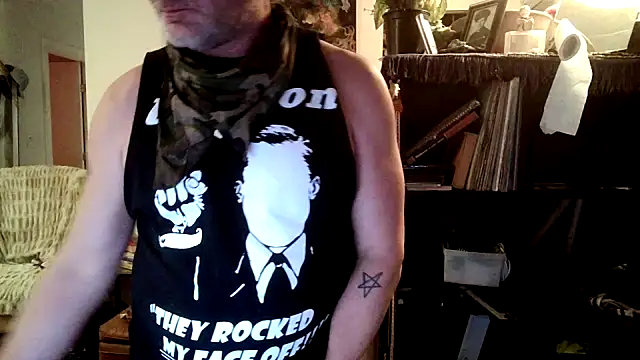 Snapshot of SilverandFox chatting on 01/14/25, 07:17 SilverandFox online show from 01/14/25, 07:17