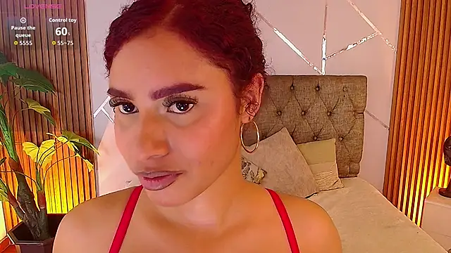 Snapshot of charlottee_white chatting on 03/13/26, 08:26 charlottee white online show from 03/13/26, 08:26