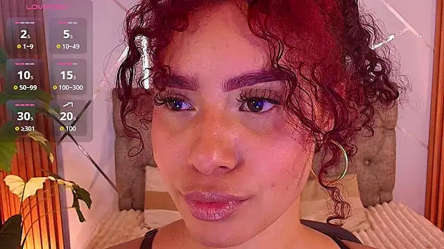 Snapshot of charlottee_white chatting on 03/21/26, 09:29 charlottee white online show from 03/21/26, 09:29