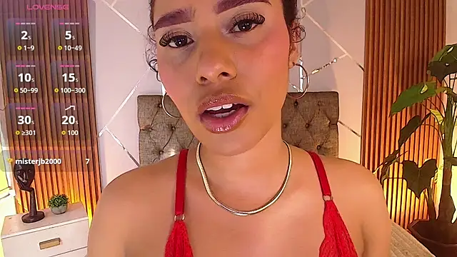 charlottee white online show from 05/23/26, 08:24