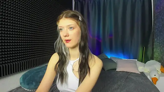 Snapshot of Lina_Vi chatting on 02/02/25, 02:48 Lina Vi online show from 02/02/25, 02:48