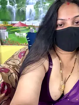 Snapshot of FlatVincy4 chatting on 10/11/25, 05:44 FlatVincy4 online show from 10/11/25, 05:44