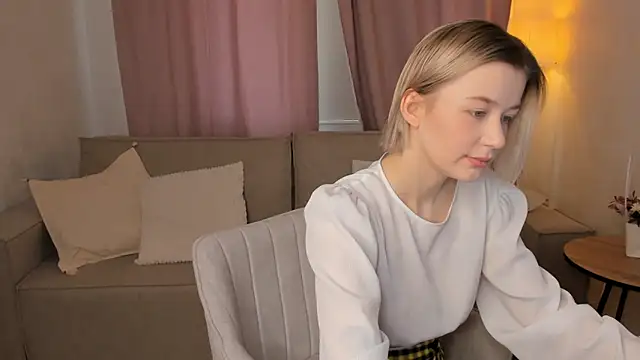 LucyLure online show from 02/07/25, 10:08