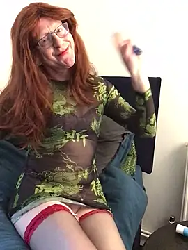 Snapshot of Valerie-4-U chatting on 01/19/25, 01:01 Valerie-4-U online show from 01/19/25, 01:01