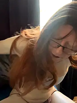 Snapshot of Valerie-4-U chatting on 10/25/25, 08:55 Valerie-4-U online show from 10/25/25, 08:55