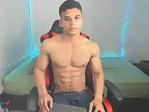 Snapshot of oliver_thompsson7 chatting on 02/20/26, 01:24 oliver thompsson7 online show from 02/20/26, 01:24