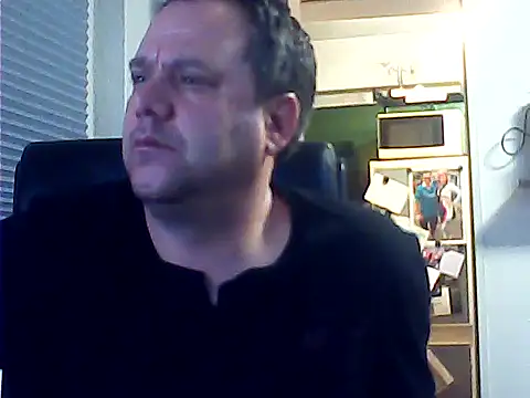 Snapshot of DauerAkt8069 chatting on 01/15/26, 06:33 DauerAkt8069 online show from 01/15/26, 06:33