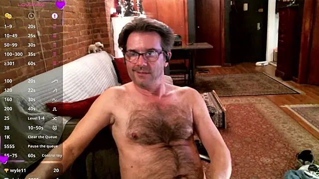 Snapshot of Johnny_Bottoms chatting on 03/20/25, 01:13 Johnny Bottoms online show from 03/20/25, 01:13