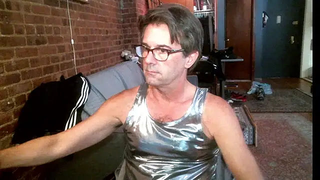 Snapshot of Johnny_Bottoms chatting on 09/21/25, 04:52 Johnny Bottoms online show from 09/21/25, 04:52