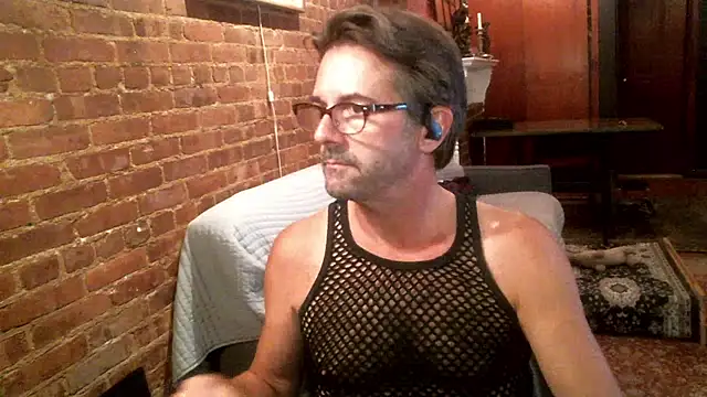 Snapshot of Johnny_Bottoms chatting on 10/06/25, 10:51 Johnny Bottoms online show from 10/06/25, 10:51