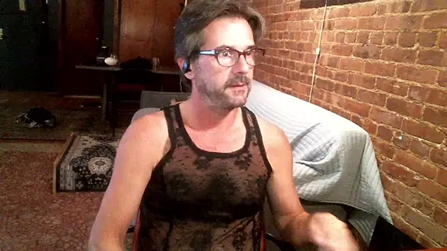 Snapshot of Johnny_Bottoms chatting on 10/22/25, 12:33 Johnny Bottoms online show from 10/22/25, 12:33