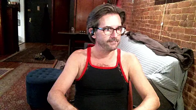 Snapshot of Johnny_Bottoms chatting on 11/28/25, 11:29 Johnny Bottoms online show from 11/28/25, 11:29