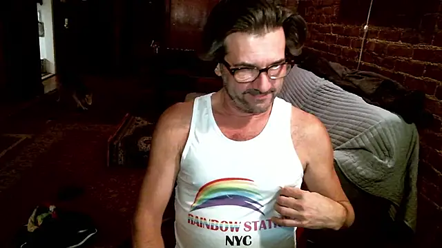 Snapshot of Johnny_Bottoms chatting on 12/20/25, 03:13 Johnny Bottoms online show from 12/20/25, 03:13