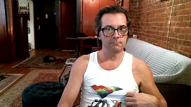 Snapshot of Johnny_Bottoms chatting on 02/16/26, 02:46 Johnny Bottoms online show from 02/16/26, 02:46