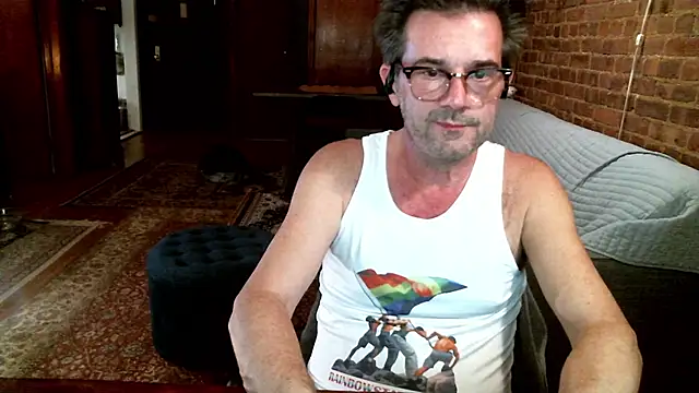 Snapshot of Johnny_Bottoms chatting on 03/18/26, 12:03 Johnny Bottoms online show from 03/18/26, 12:03