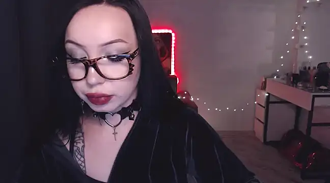 Snapshot of MoranaMissGod chatting on 12/26/24, 02:22 MoranaMissGod online show from 12/26/24, 02:22