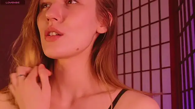 Snapshot of Hina__Derry chatting on 12/25/24, 04:54 Hina Derry online show from 12/25/24, 04:54