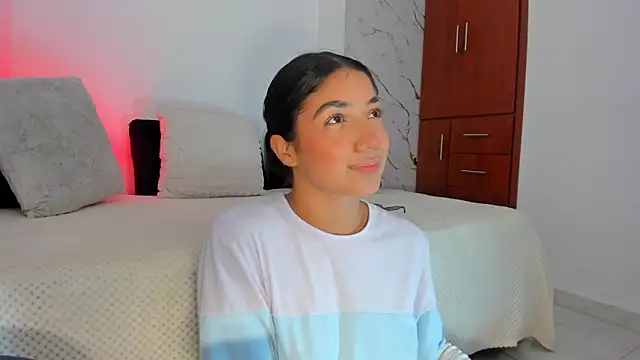 martina roldam online show from 06/17/26, 12:57