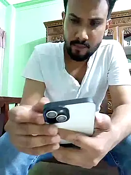 Snapshot of GildanK18 chatting on 03/11/25, 05:02 GildanK18 online show from 03/11/25, 05:02