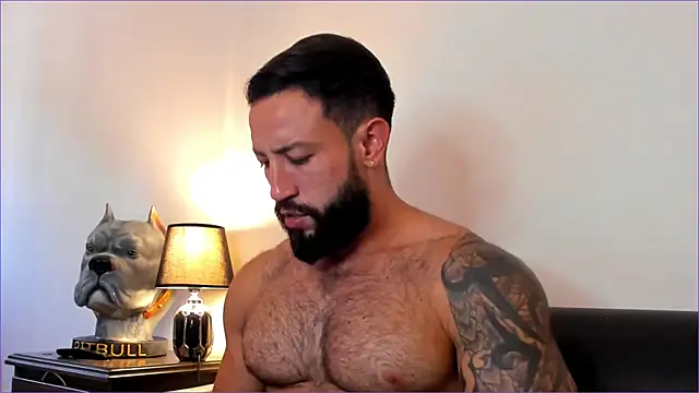 Snapshot of BradLeon_ chatting on 10/04/25, 07:34 BradLeon online show from 10/04/25, 07:34