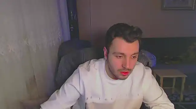 handsomeee04 online show from 02/05/25, 12:20