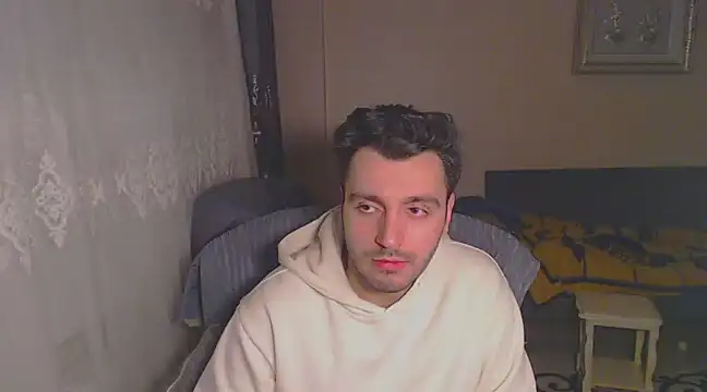 handsomeee04 online show from 02/07/25, 12:20