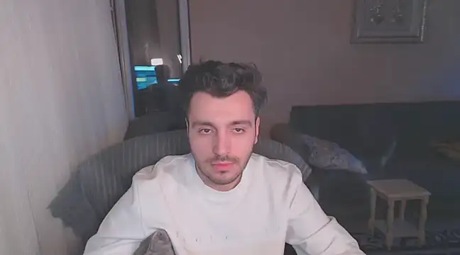 handsomeee04 online show from 03/15/25, 11:17