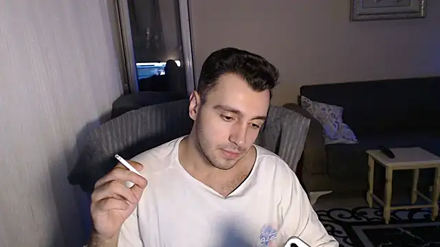 handsomeee04 online show from 09/15/25, 10:21