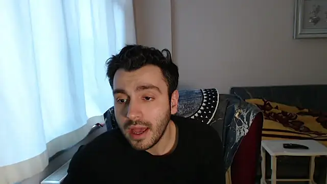 Snapshot of handsomeee04 chatting on 02/10/26, 02:43 handsomeee04 online show from 02/10/26, 02:43