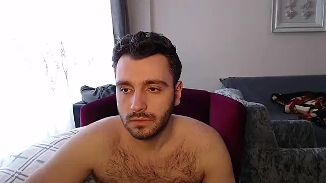 Snapshot of handsomeee04 chatting on 02/20/26, 01:44 handsomeee04 online show from 02/20/26, 01:44