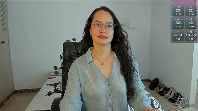 emmaTorres1 online show from 03/18/25, 08:48