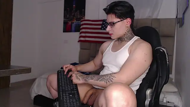 DennisWalkerr online show from 01/04/25, 01:31