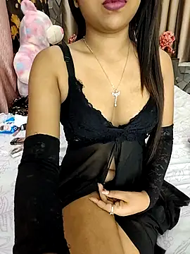 Snapshot of Little__Lia chatting on 11/12/25, 12:22 Little Lia online show from 11/12/25, 12:22