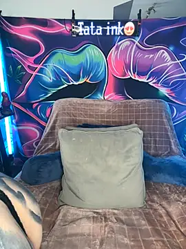 Snapshot of Tata-Ink chatting on 11/23/25, 05:02 Tata-Ink online show from 11/23/25, 05:02