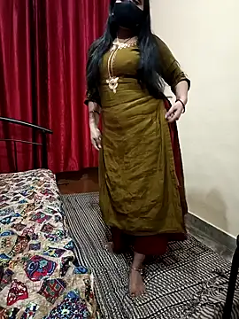 Snapshot of Soniya_444 chatting on 02/10/25, 07:49 Soniya 444 online show from 02/10/25, 07:49