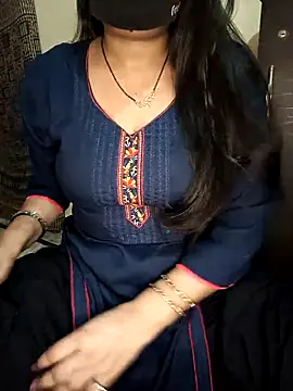 Snapshot of Soniya_444 chatting on 03/11/25, 06:30 Soniya 444 online show from 03/11/25, 06:30