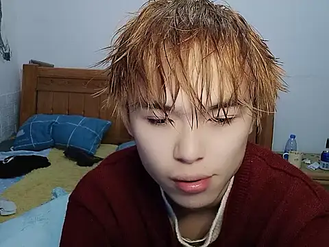 Snapshot of DOUMI98 chatting on 12/15/25, 11:42 DOUMI98 online show from 12/15/25, 11:42