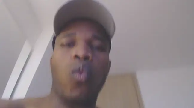 Snapshot of thomsom23 chatting on 01/12/25, 03:57 thomsom23 online show from 01/12/25, 03:57