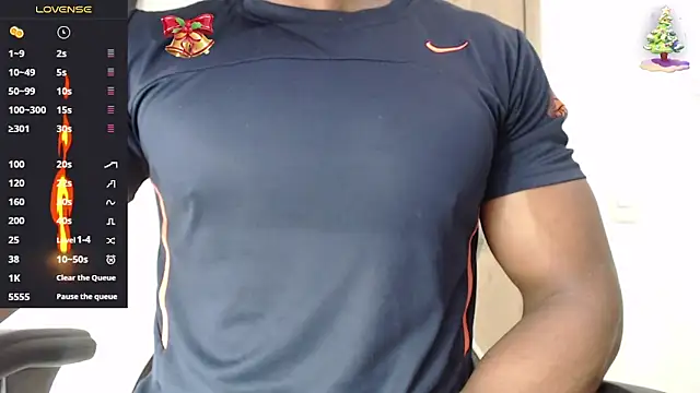 Snapshot of thomsom23 chatting on 11/29/25, 02:42 thomsom23 online show from 11/29/25, 02:42