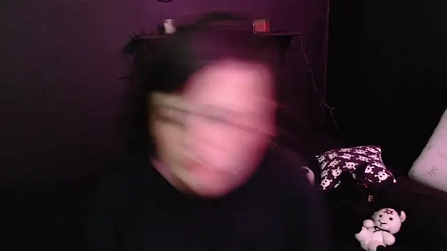 Snapshot of rousstattoo chatting on 11/13/25, 03:27 rousstattoo online show from 11/13/25, 03:27