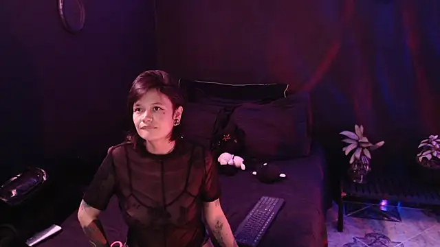 Snapshot of rousstattoo chatting on 03/26/26, 01:33 rousstattoo online show from 03/26/26, 01:33