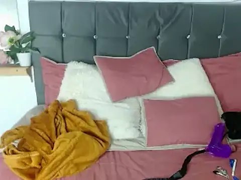 nikkystorm1  online show from 03/14/25, 08:06