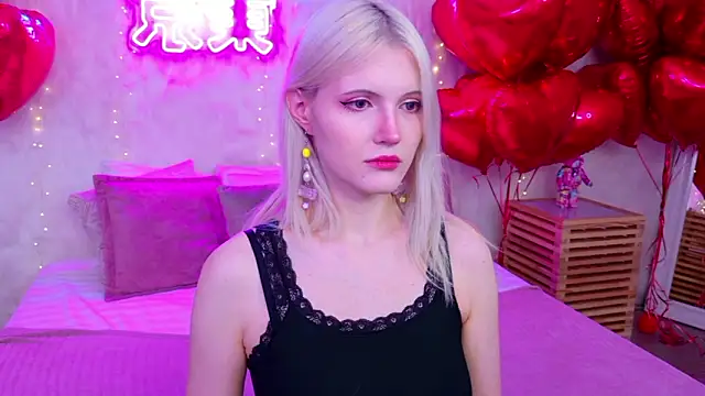 Snapshot of NellieLoyns chatting on 02/06/26, 05:05 NellieLoyns online show from 02/06/26, 05:05