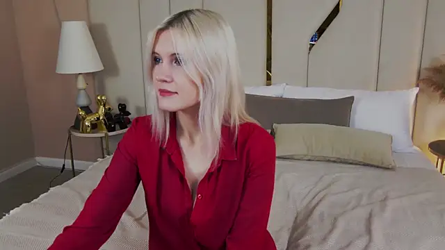 Snapshot of NellieLoyns chatting on 02/28/26, 05:47 NellieLoyns online show from 02/28/26, 05:47