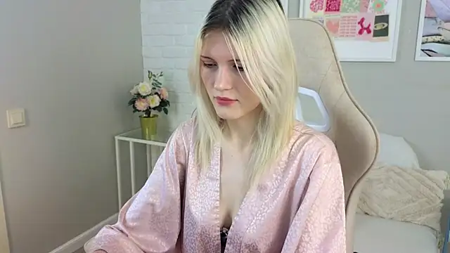 NellieLoyns online show from 05/09/26, 05:18