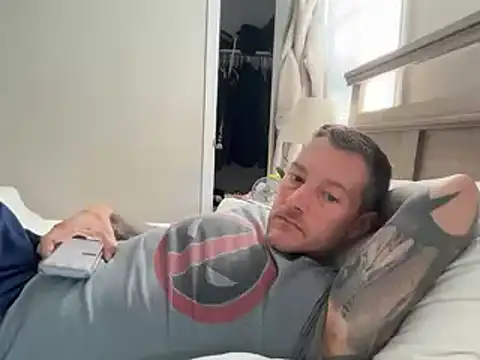 Snapshot of moon-boy chatting on 09/12/25, 07:03 moon-boy online show from 09/12/25, 07:03